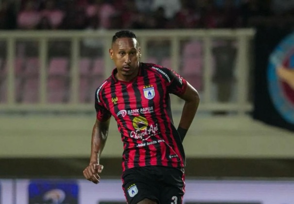 Arthur Tak Ingin Pindah Karena Ngaku Nyaman di Persipura